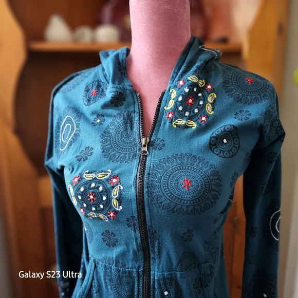 Ark Imports hoodie, size medium. - Picture 6 of 9